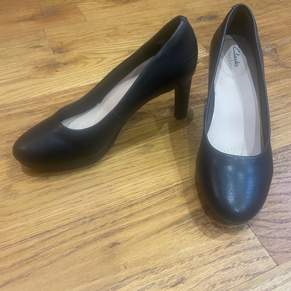 Clark’s size 9 Ambyr Joy pump in black - Picture 3 of 3